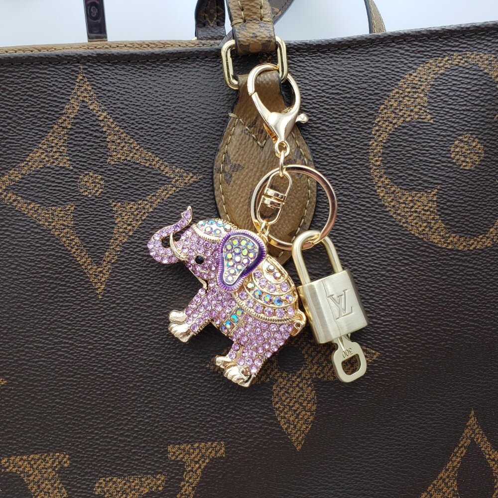 Authentic Louis Vuitton Gold Lock & Key ✨ Unbranded Elephant Bag Charm Keychain - Picture 2 of 9